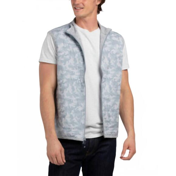 NEW SOUTHERN TIDE abercorn camo print performance vest in gravel grey